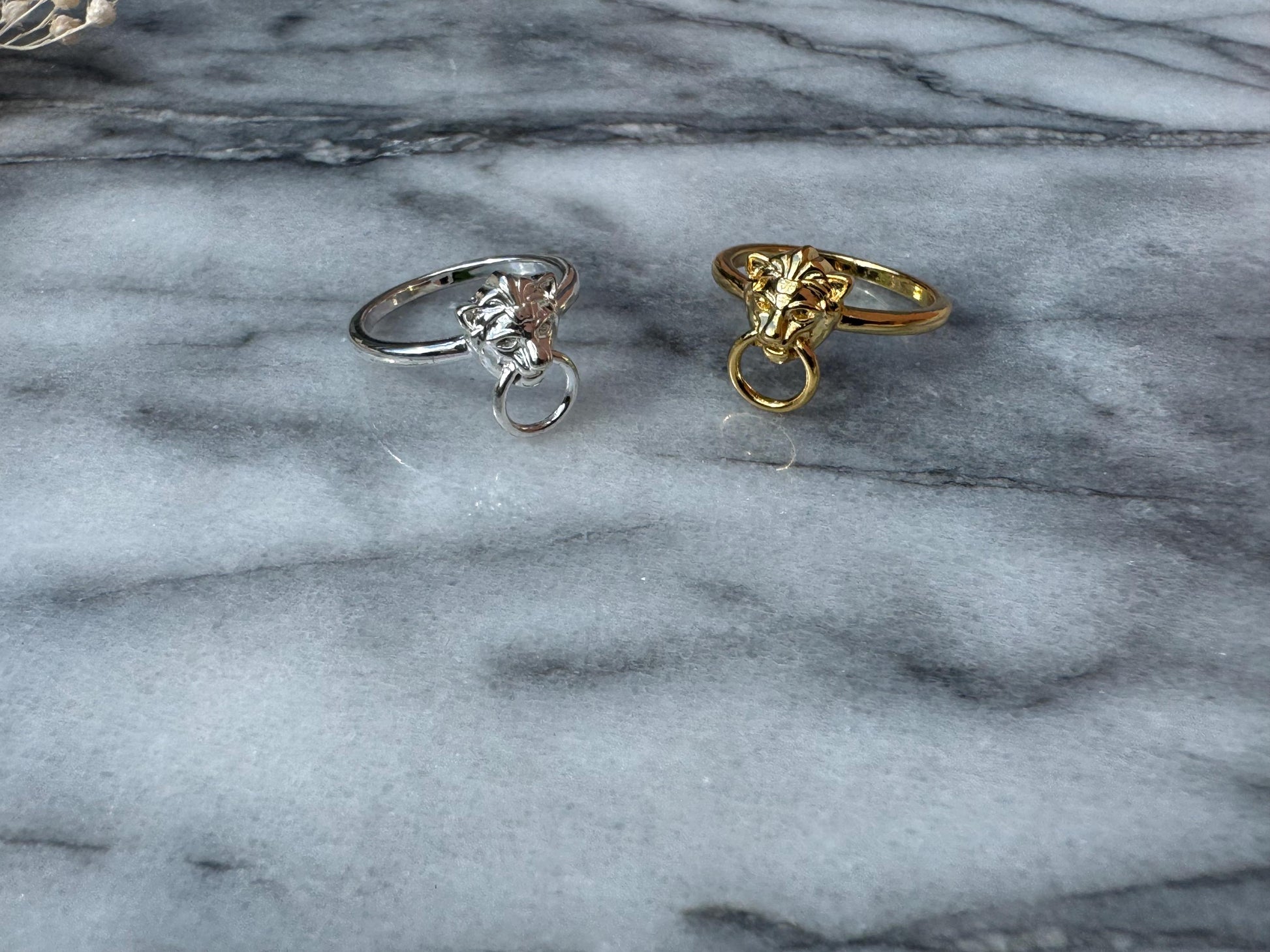 Victorian Style Lion Knocker Ring in Silver / Gold