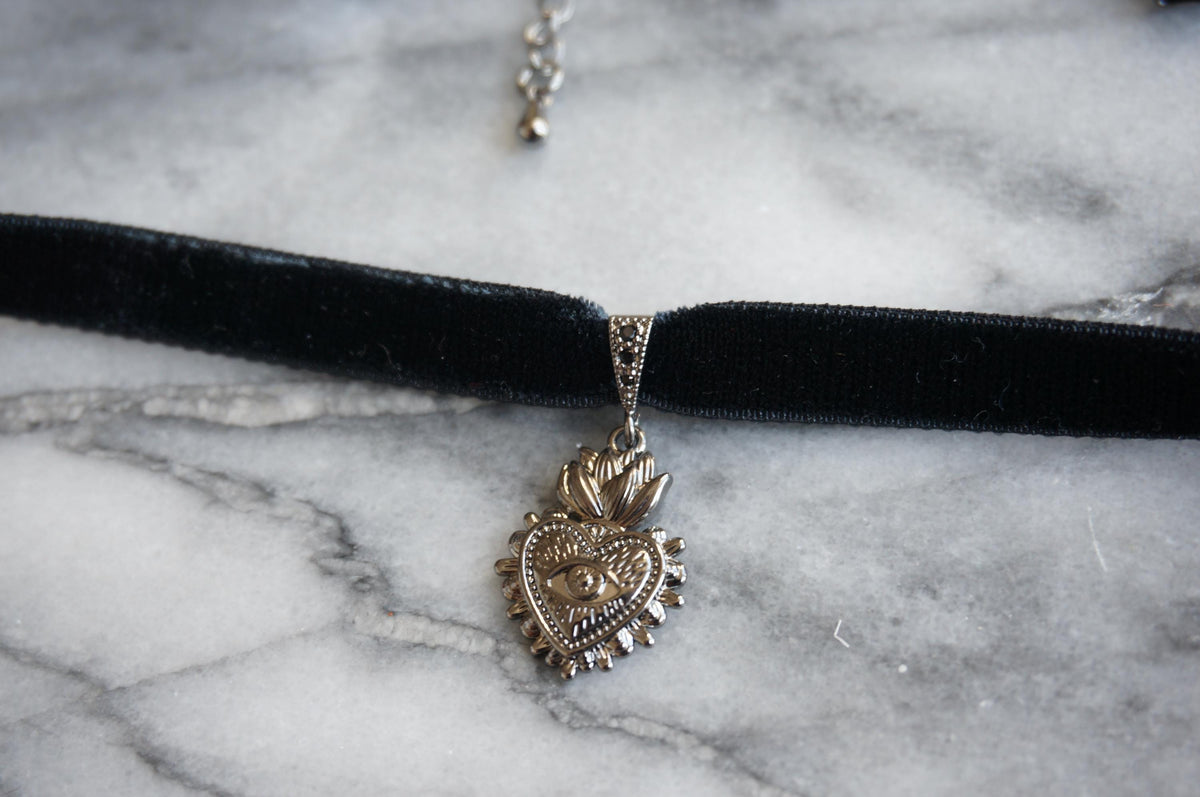 Sacred Heart Evil Eye Stretch Velvet Choker Necklace – Burgundy/Black Option