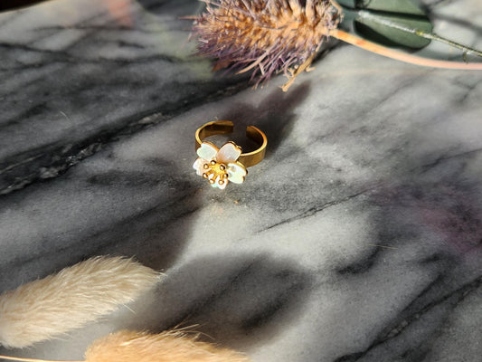 Sakura Thick adjustable gold band Ring