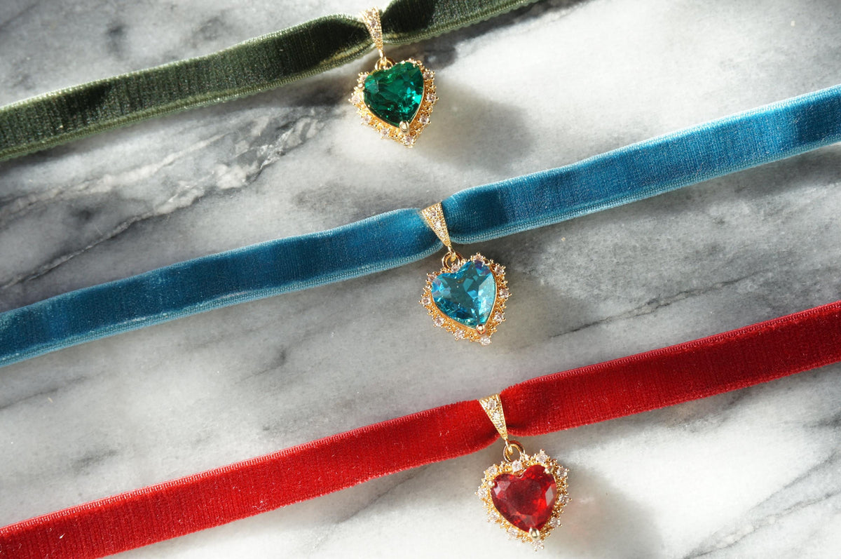 AMO Red/Blue/Green Heart Stretch Velvet Choker