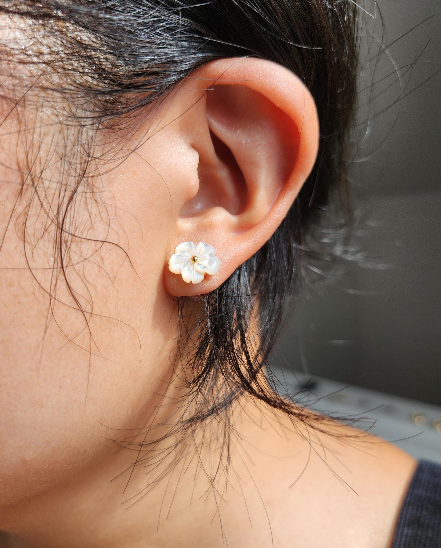 White Mother of Pearl Flower set