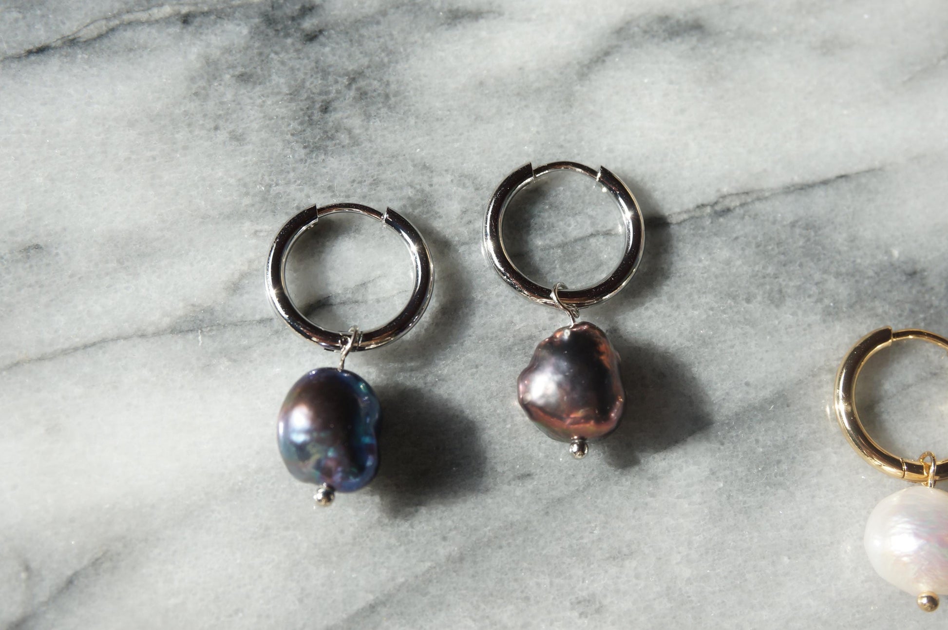 Minimal baroque white/black pearl hoop earrings/ gold and silver plated pearl earrings