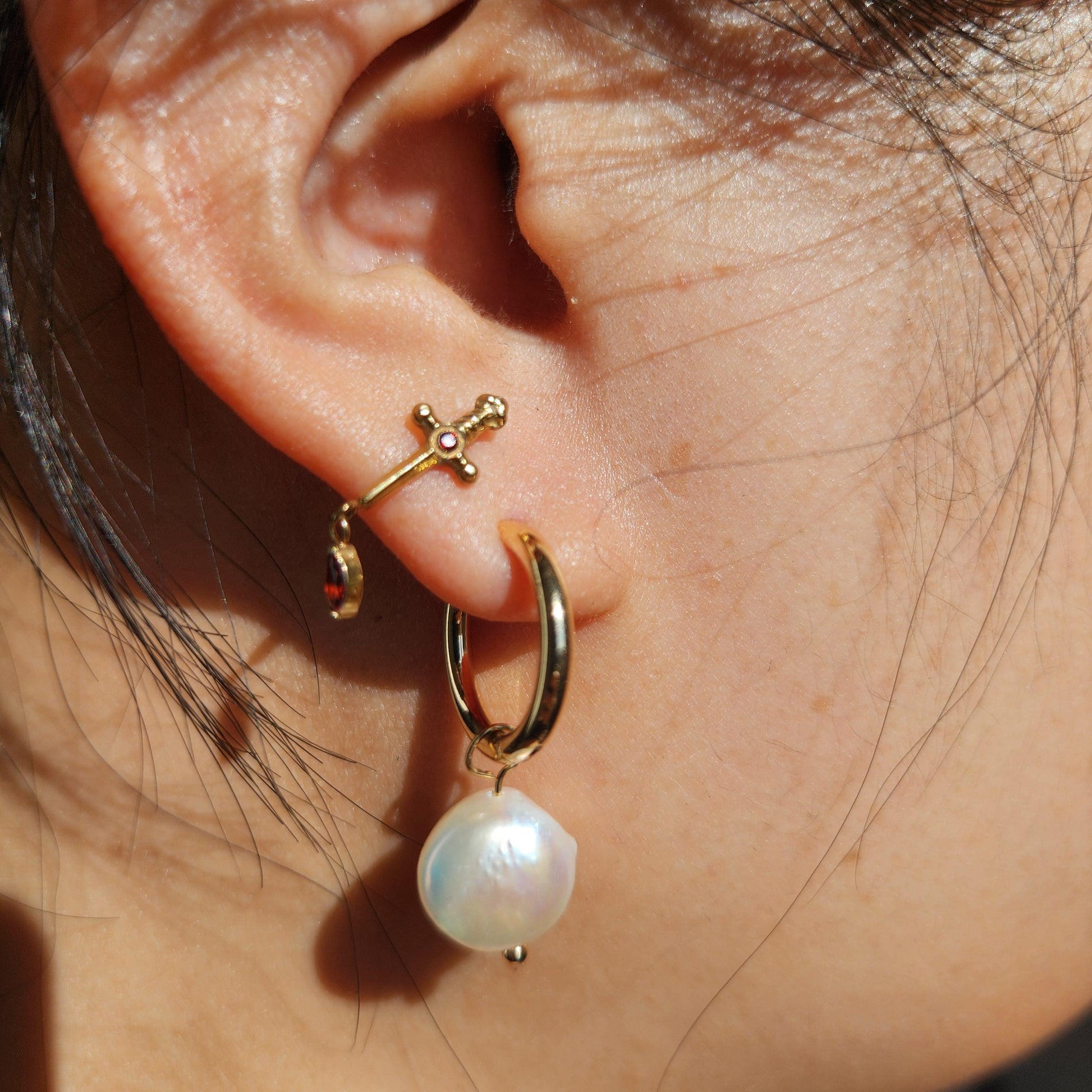 Minimal baroque white/black pearl hoop earrings/ gold and silver plated pearl earrings