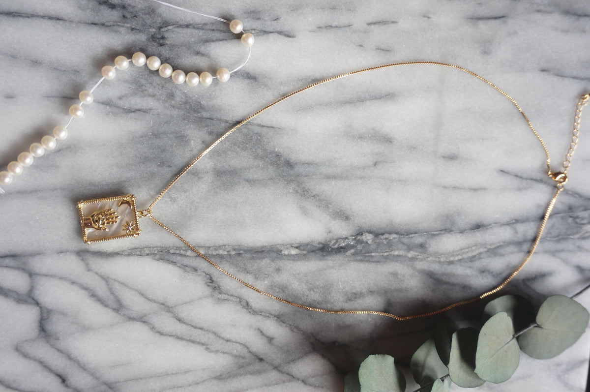 Gold Tarot card mother of pearl necklaces / Three of swords/ The Snake/ The fortune