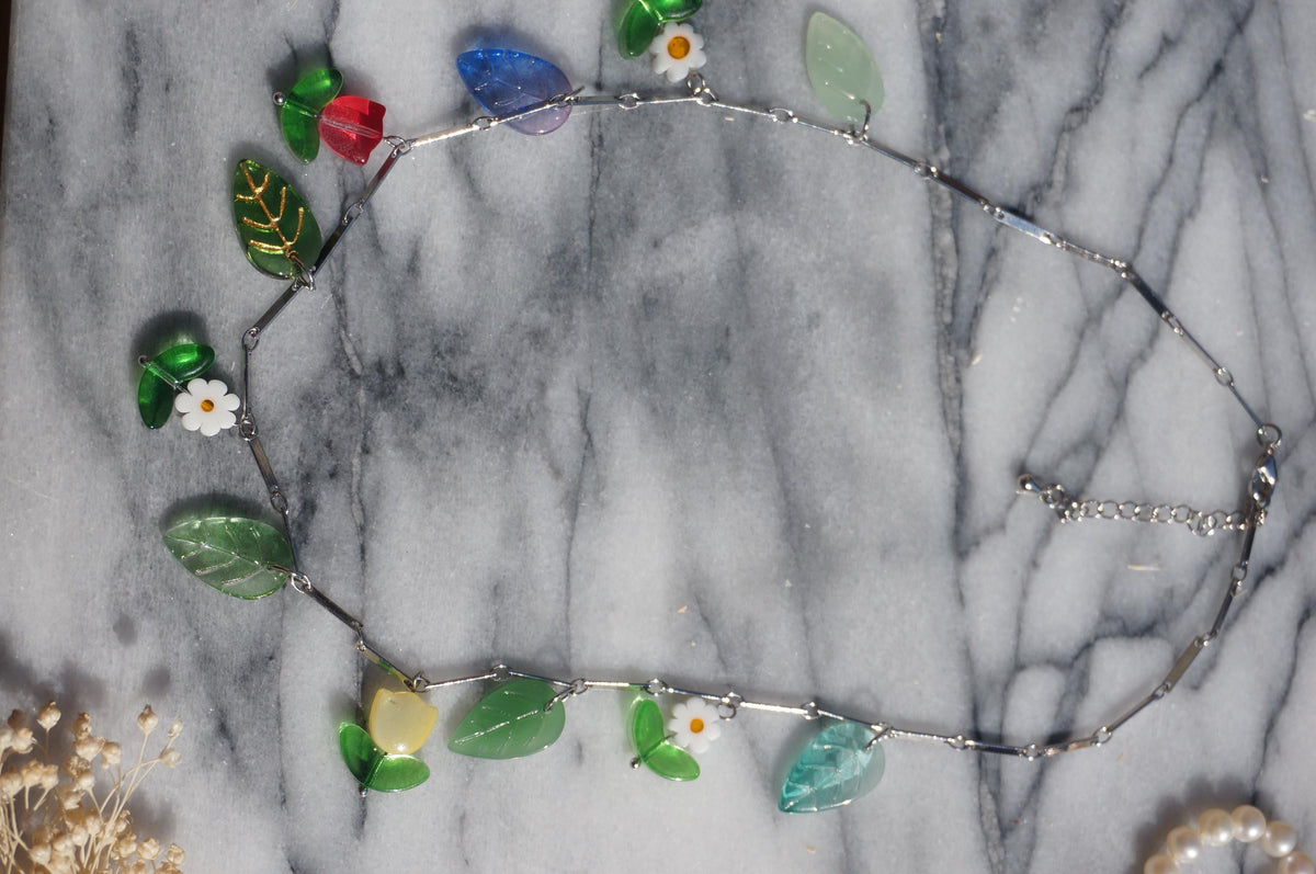 FLORA Glass Flower Beads and Leaf Cluster Necklace – Fairycore Jewelry