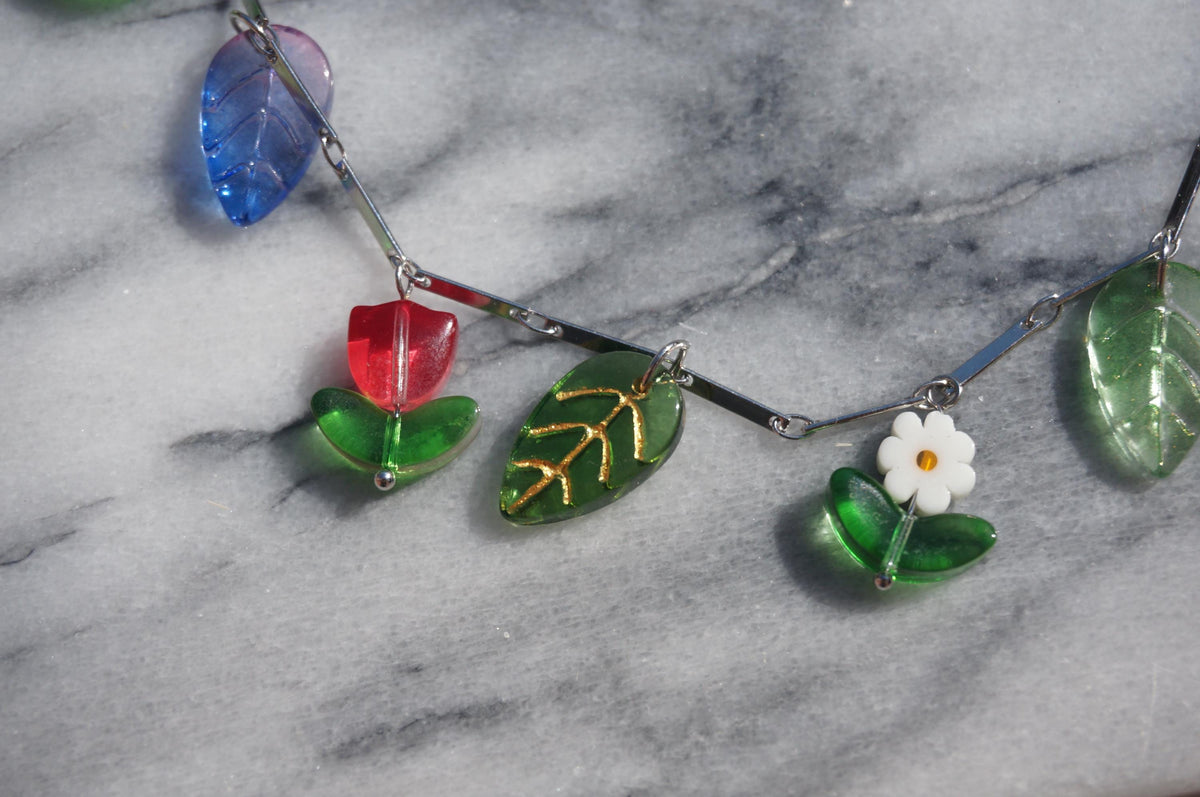 FLORA Glass Flower Beads and Leaf Cluster Necklace – Fairycore Jewelry