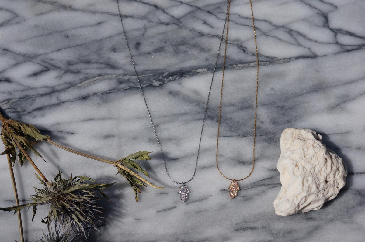 HAMSA Hand pendant Dainty necklace Gold/Silver