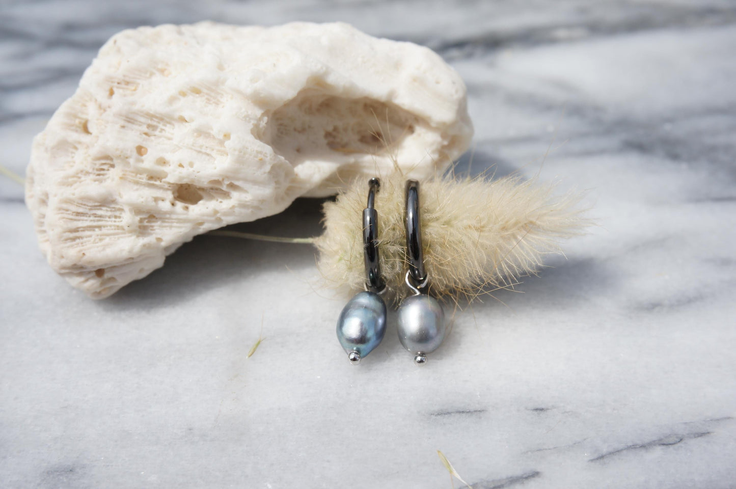 Teardrop Freshwater/Peacock dyed Pearl Minimal Huggie Hoop Earrings
