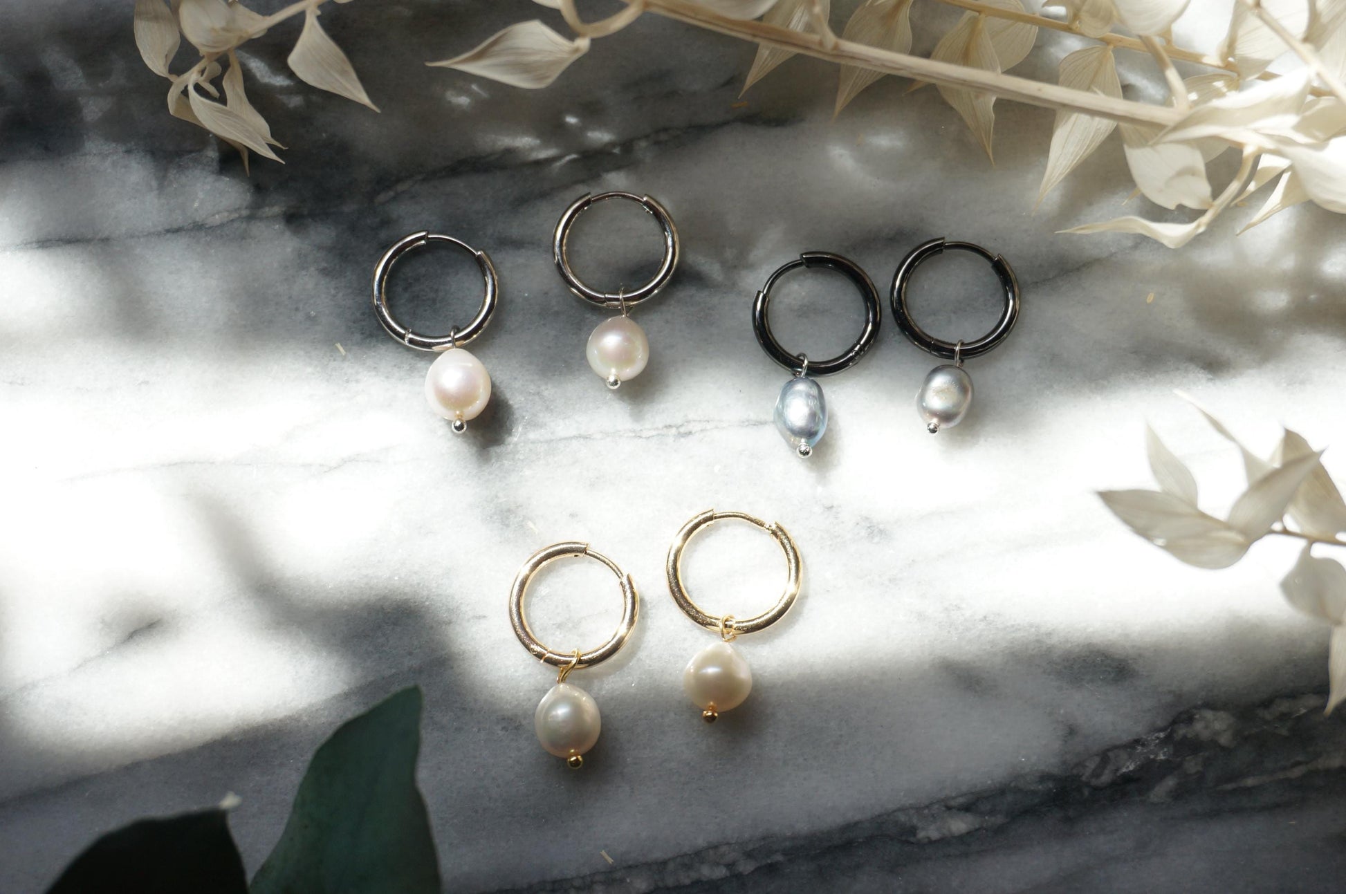 Teardrop Freshwater/Peacock dyed Pearl Minimal Huggie Hoop Earrings