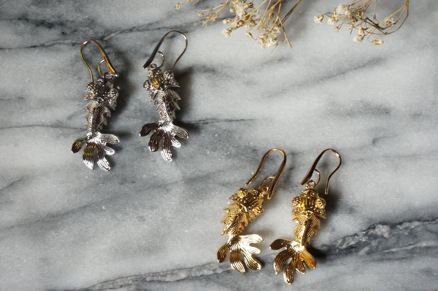 KINGYO Gold/Silver Moving Goldfish Earrings