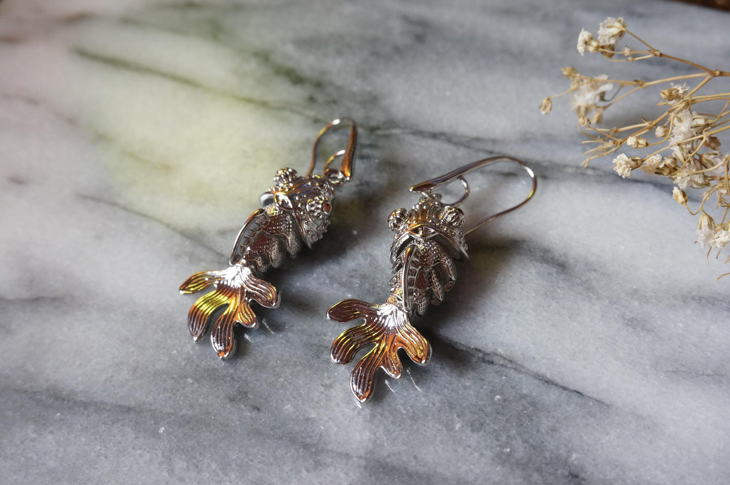 KINGYO Gold/Silver Moving Goldfish Earrings