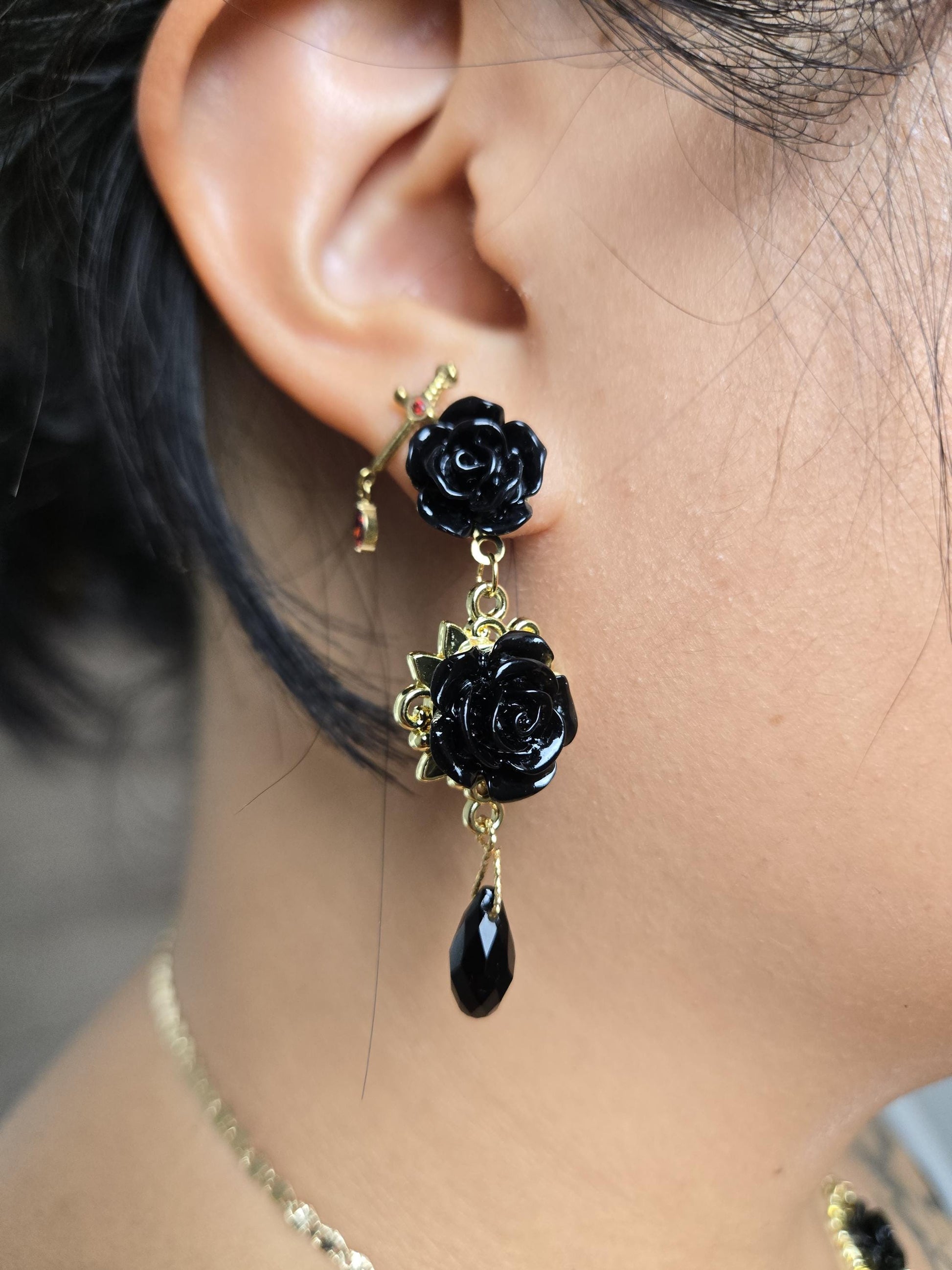 AGATHA Black Rose and Teardrop Crystal Stud