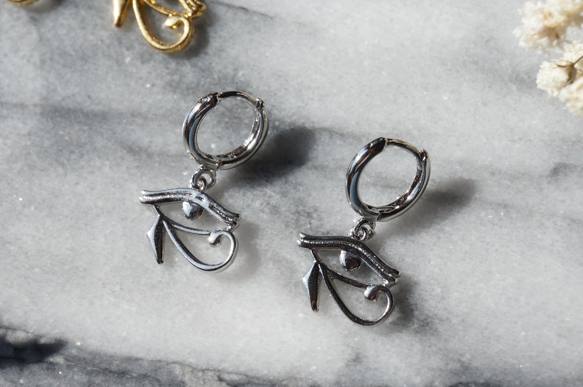 Eye of horus huggies