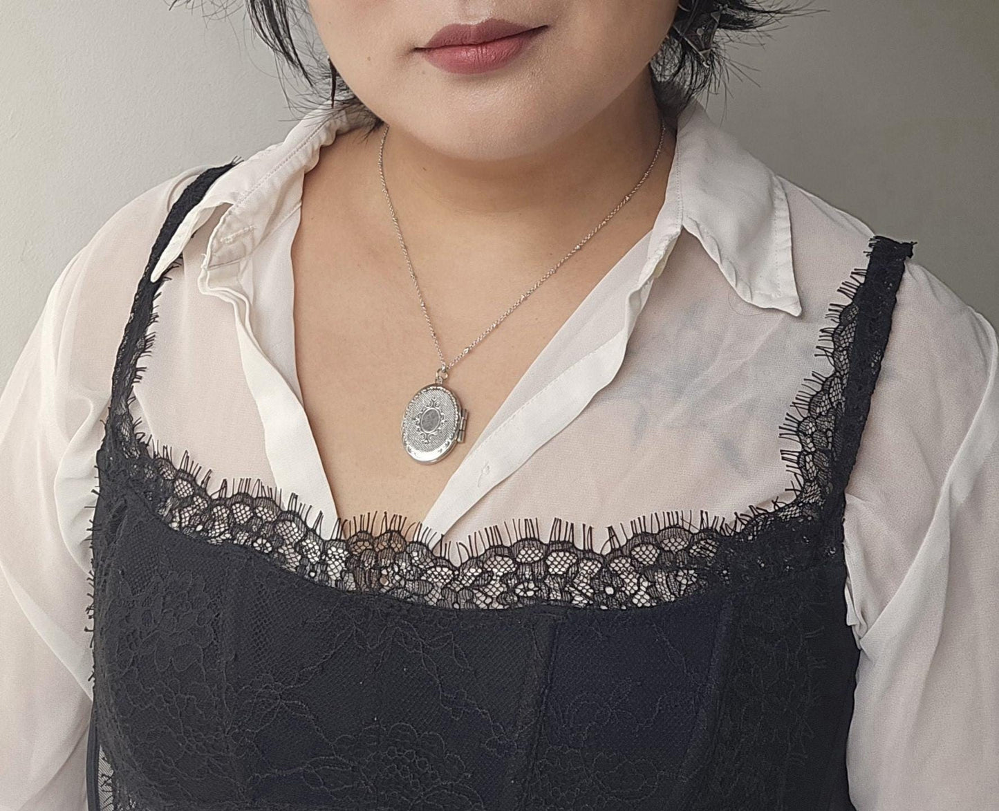 Oval Gold/Silver updated Antique Style Locket Necklace