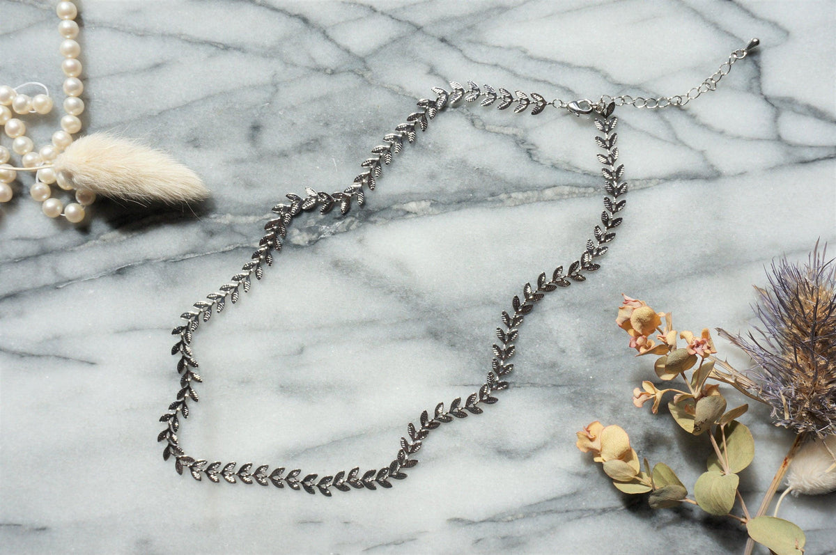 Gold / Silver Leaf Chain Necklace / Gold Silver Choker / Leaf Necklace