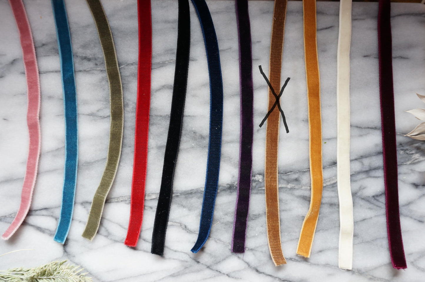Simple Stretch Velvet Choker / Black / White / Blue / Red / Burgundy / Green / Brown / Pink Velvet Choker