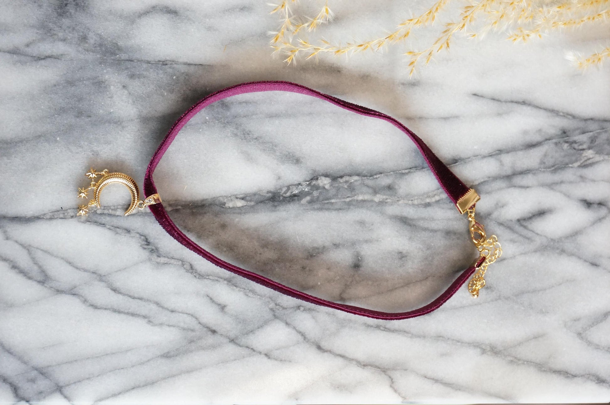 LUA Moon and Three Stars Stretch Velvet Choker / Burgundy/Black Moon Choker