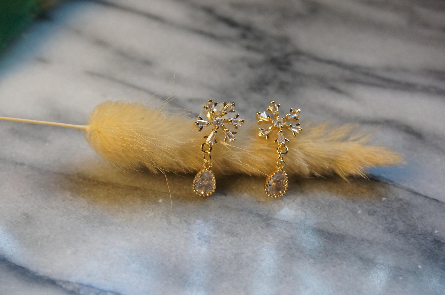 EIRA Snowflake with Teardrop Stud Earrings