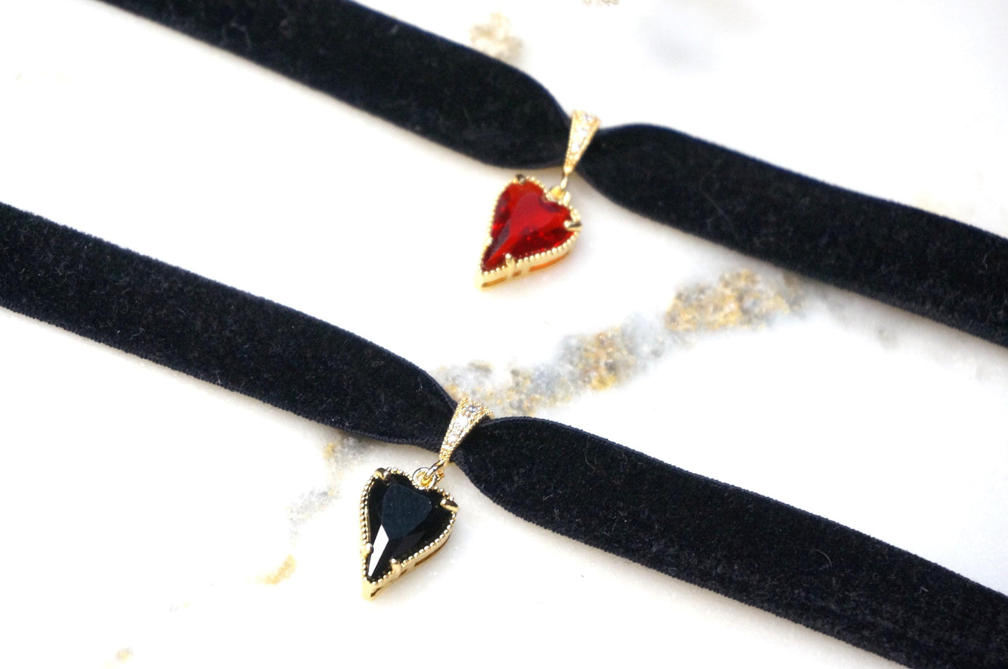 Alice Black/Red black velvet choker