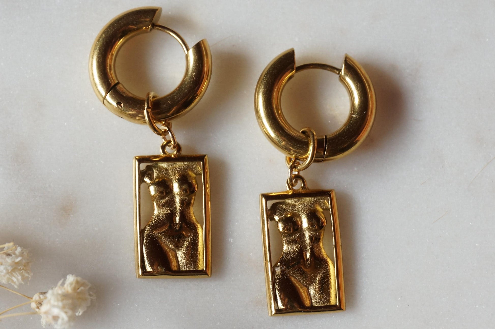 VENUS Chunky Gold Hoop Earrings