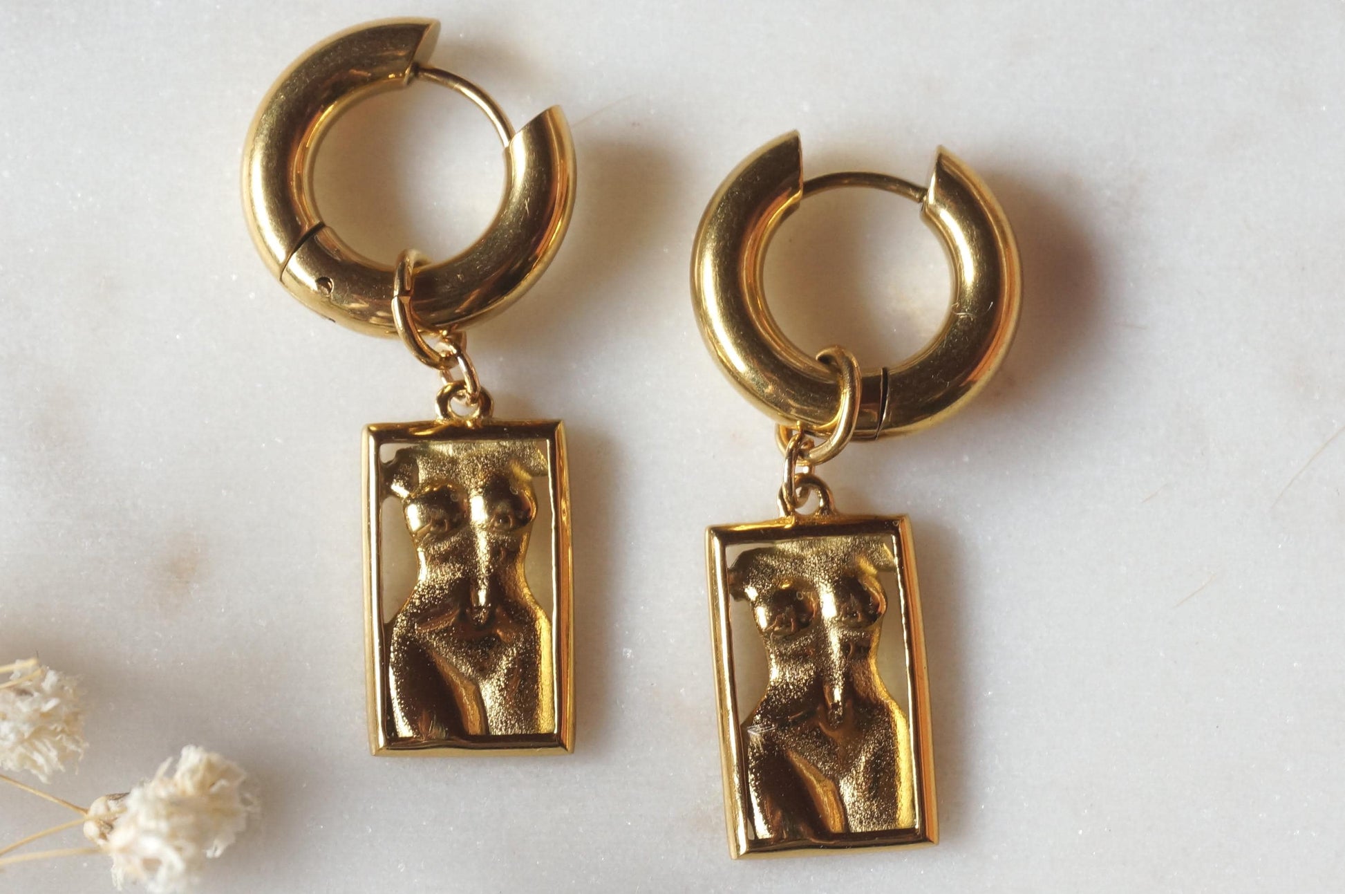 VENUS Chunky Gold Hoop Earrings