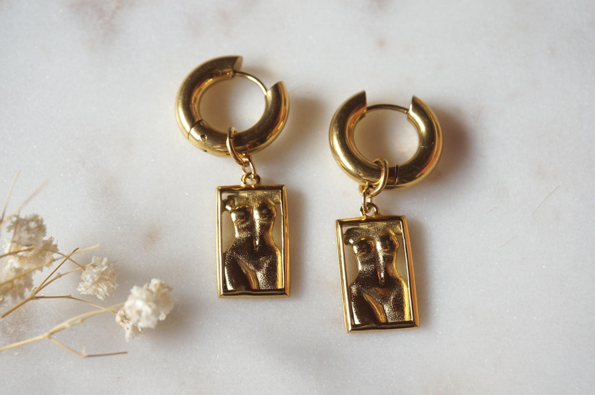 VENUS Chunky Gold Hoop Earrings