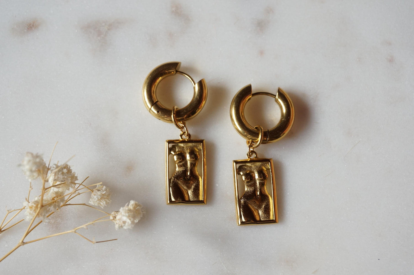 VENUS Chunky Gold Hoop Earrings