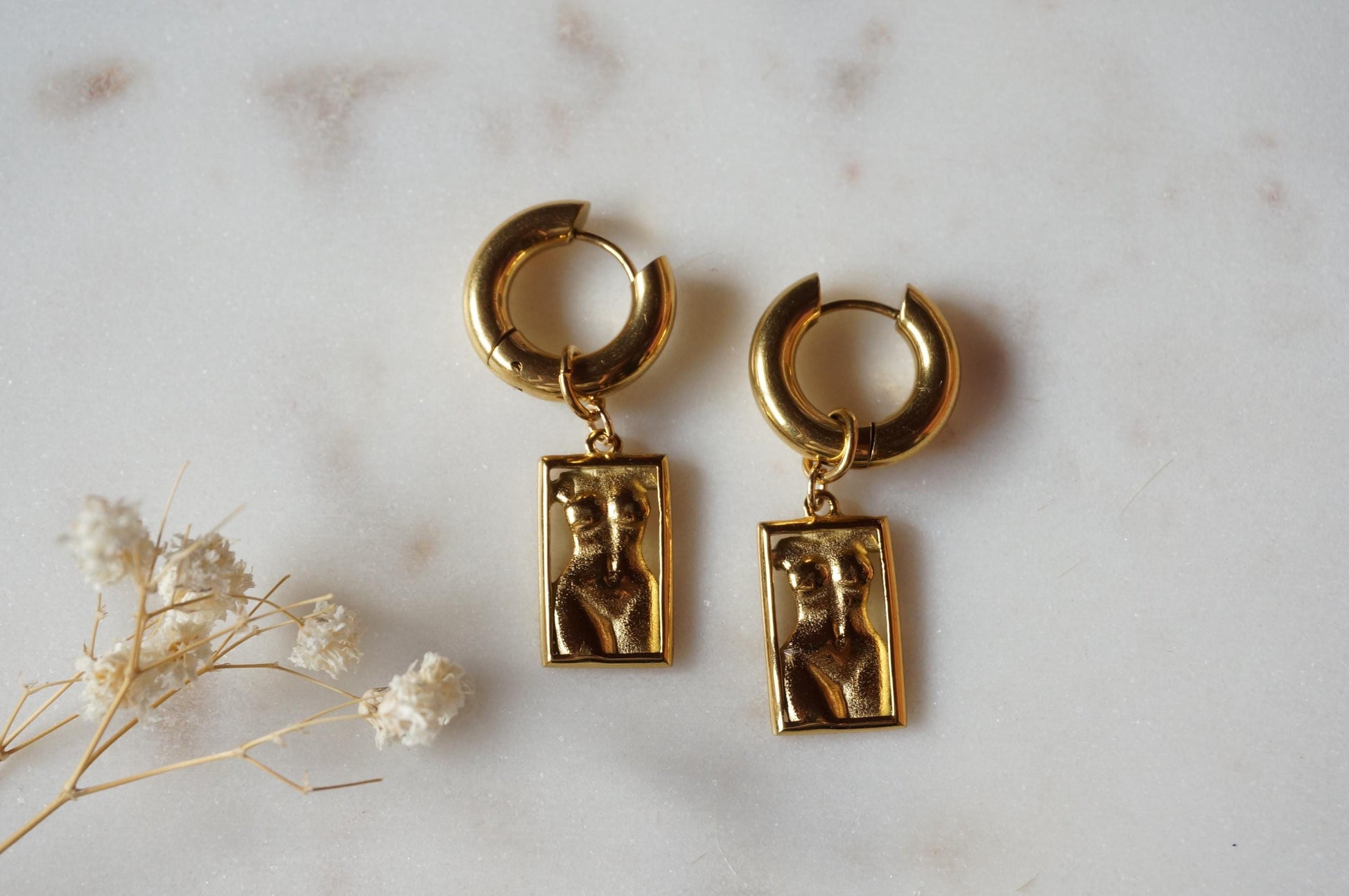 VENUS Chunky Gold Hoop Earrings