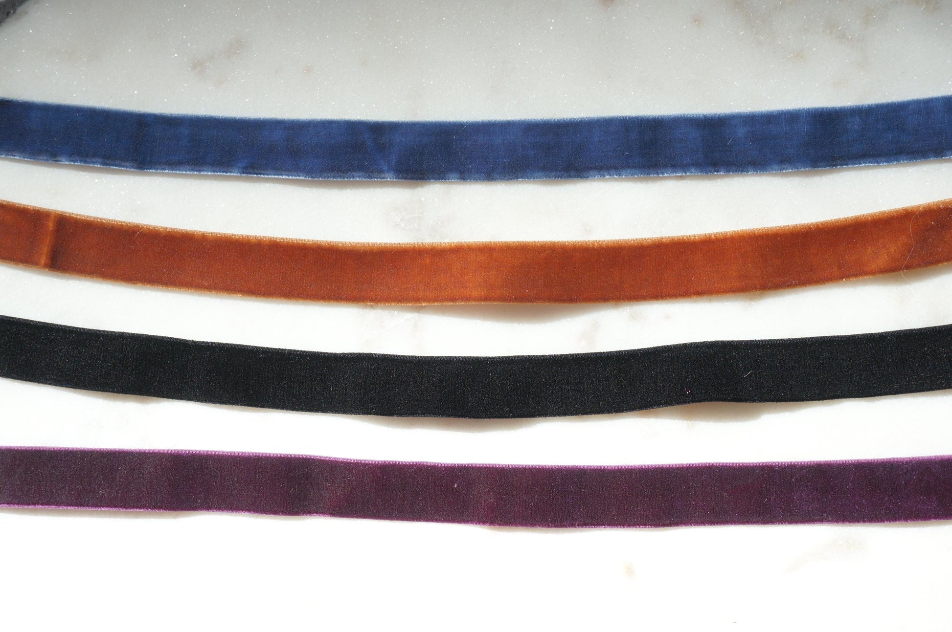 Simple Thick Stretch Velvet Choker