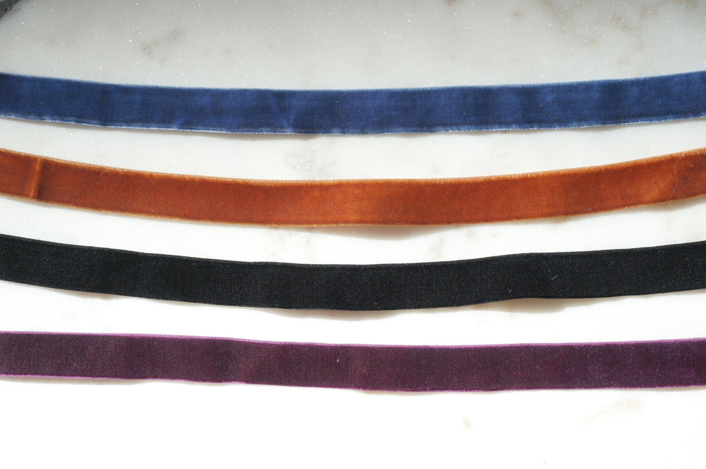 Simple Thick Stretch Velvet Choker