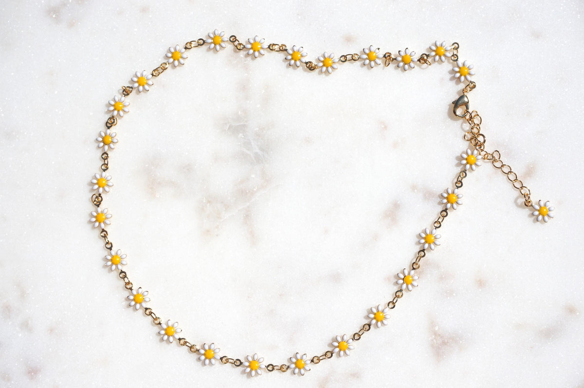 Daisy Chain Gold Necklace / White/Pink/Purple