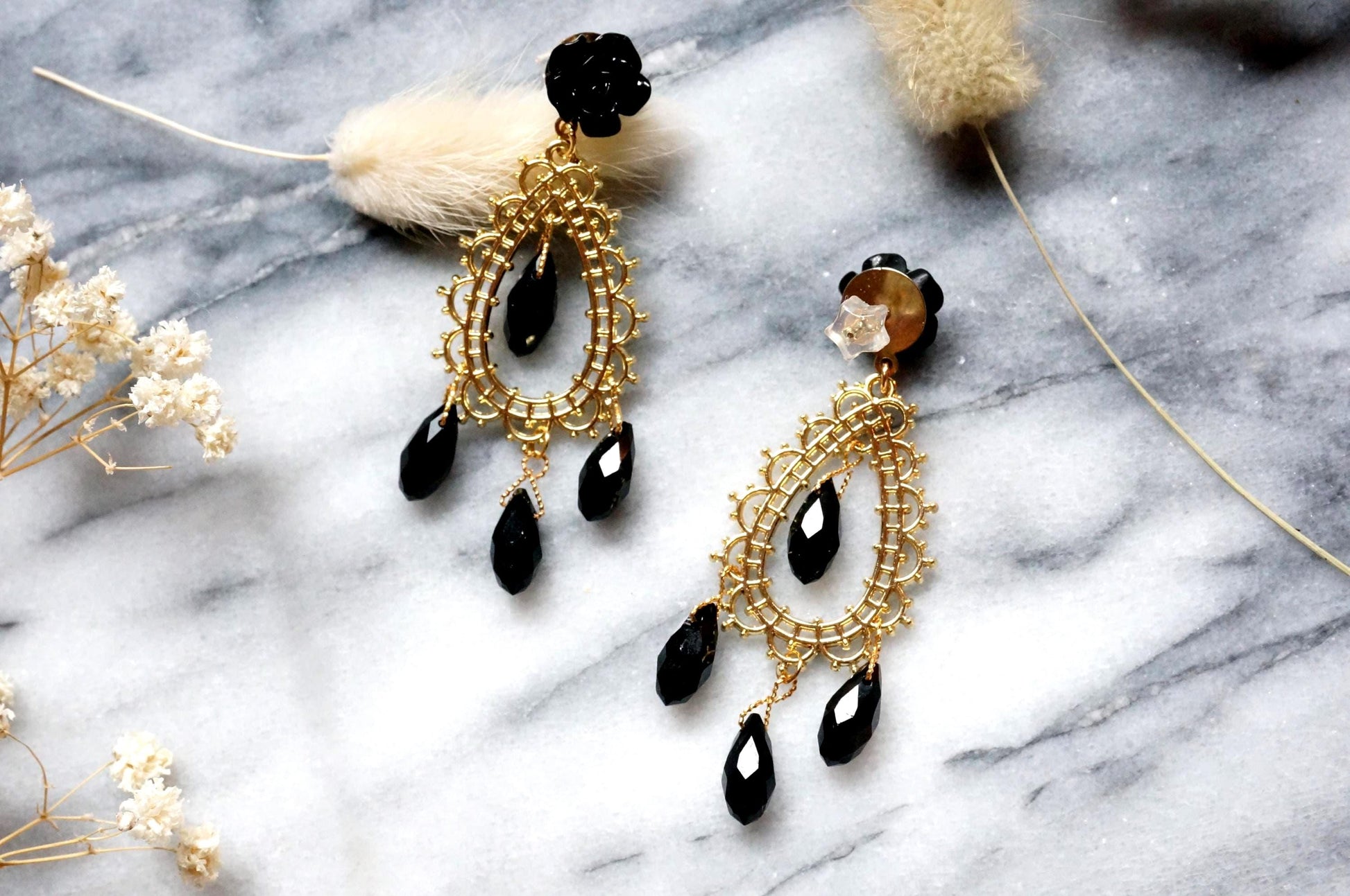 EVELYN Black rose earrings