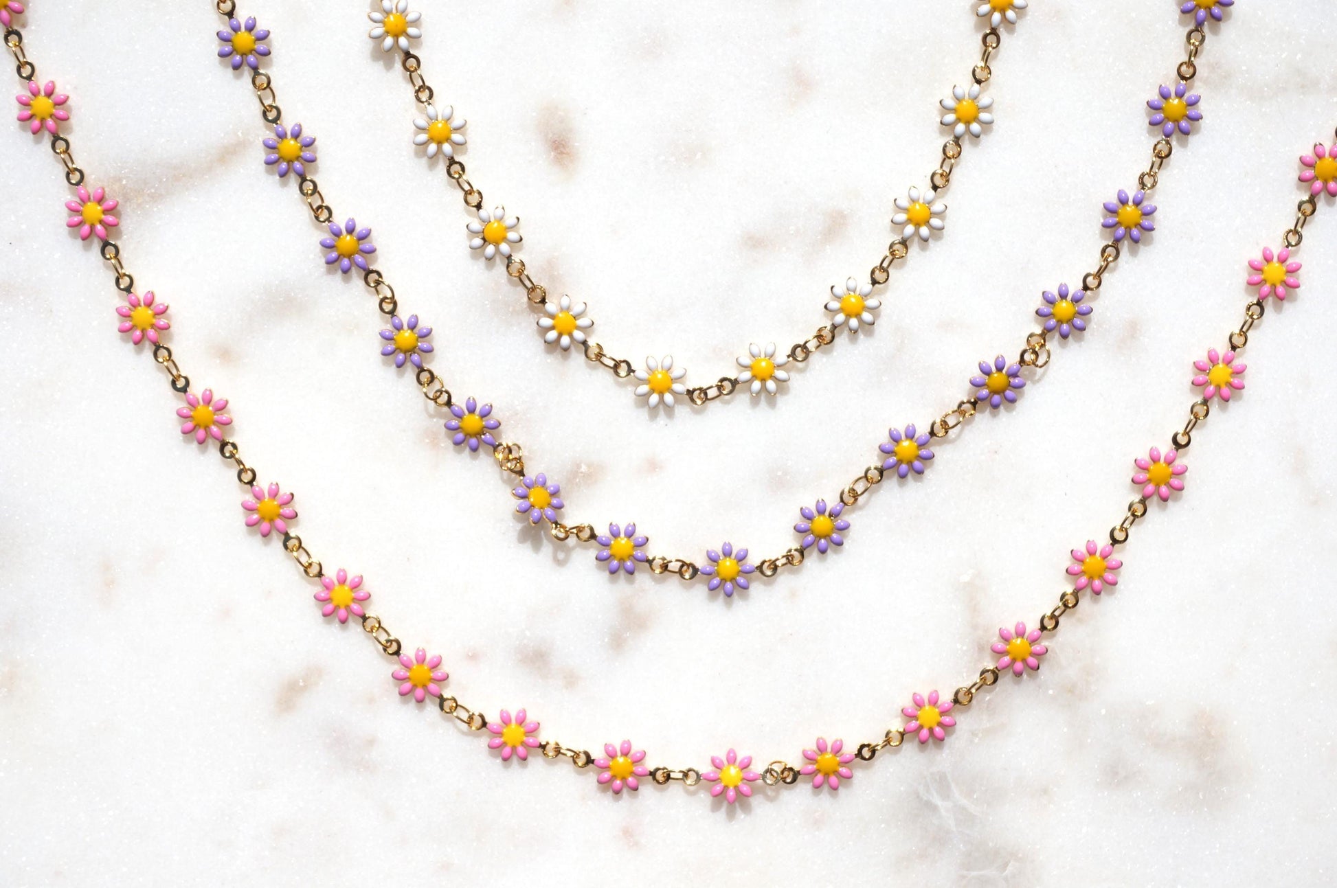 Daisy Chain Gold Necklace / White/Pink/Purple