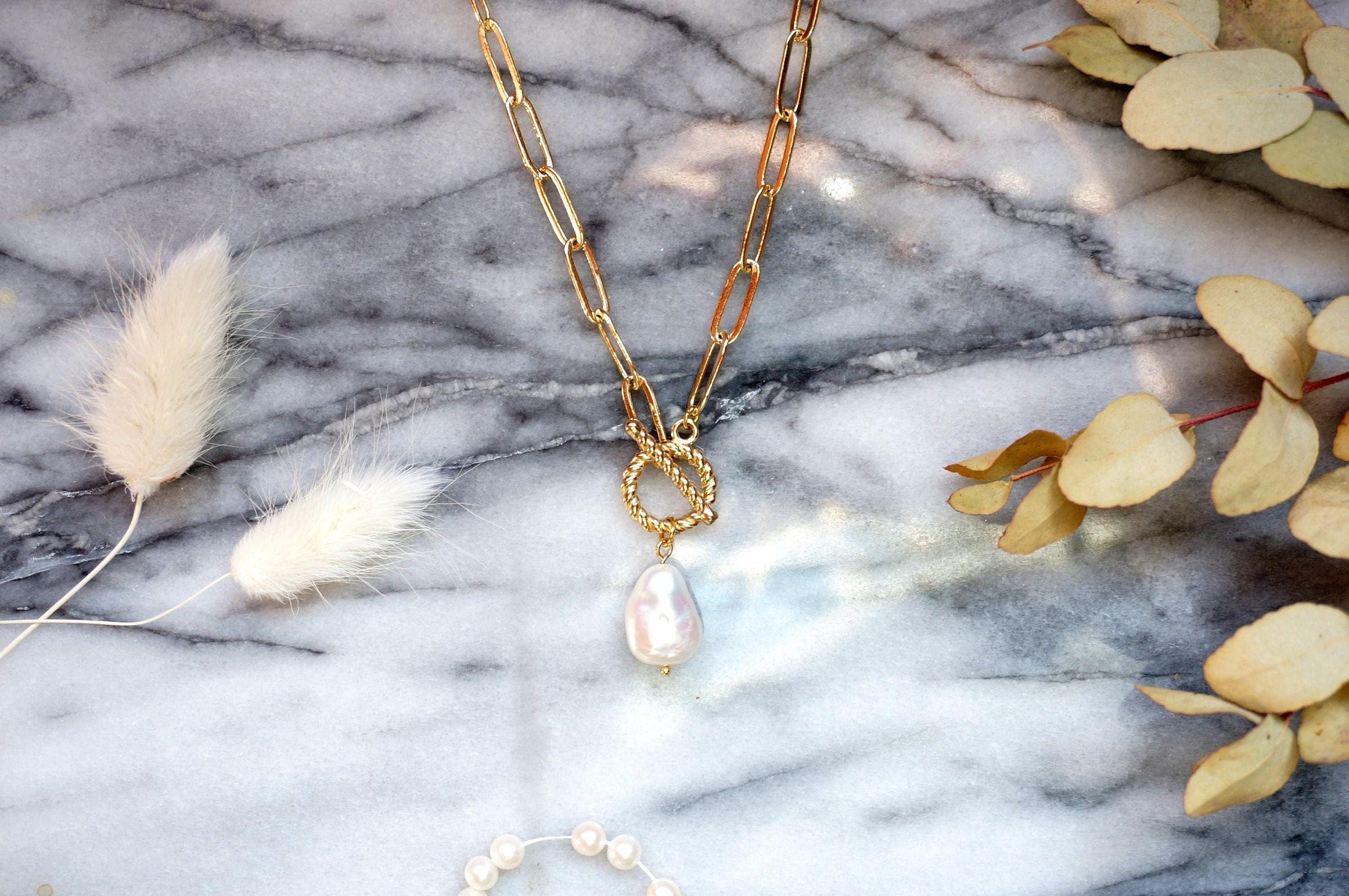 Chunky Gold Chain T-Bar Necklace with Pearldrop Pendant