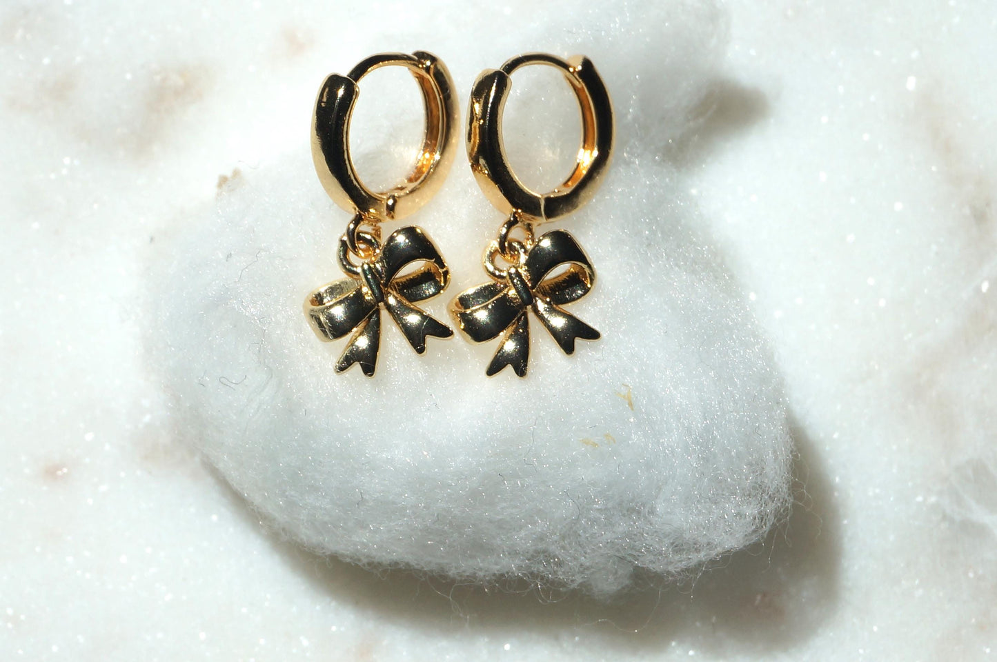 Tiny Bow Huggies / Dainty Bows Earrings