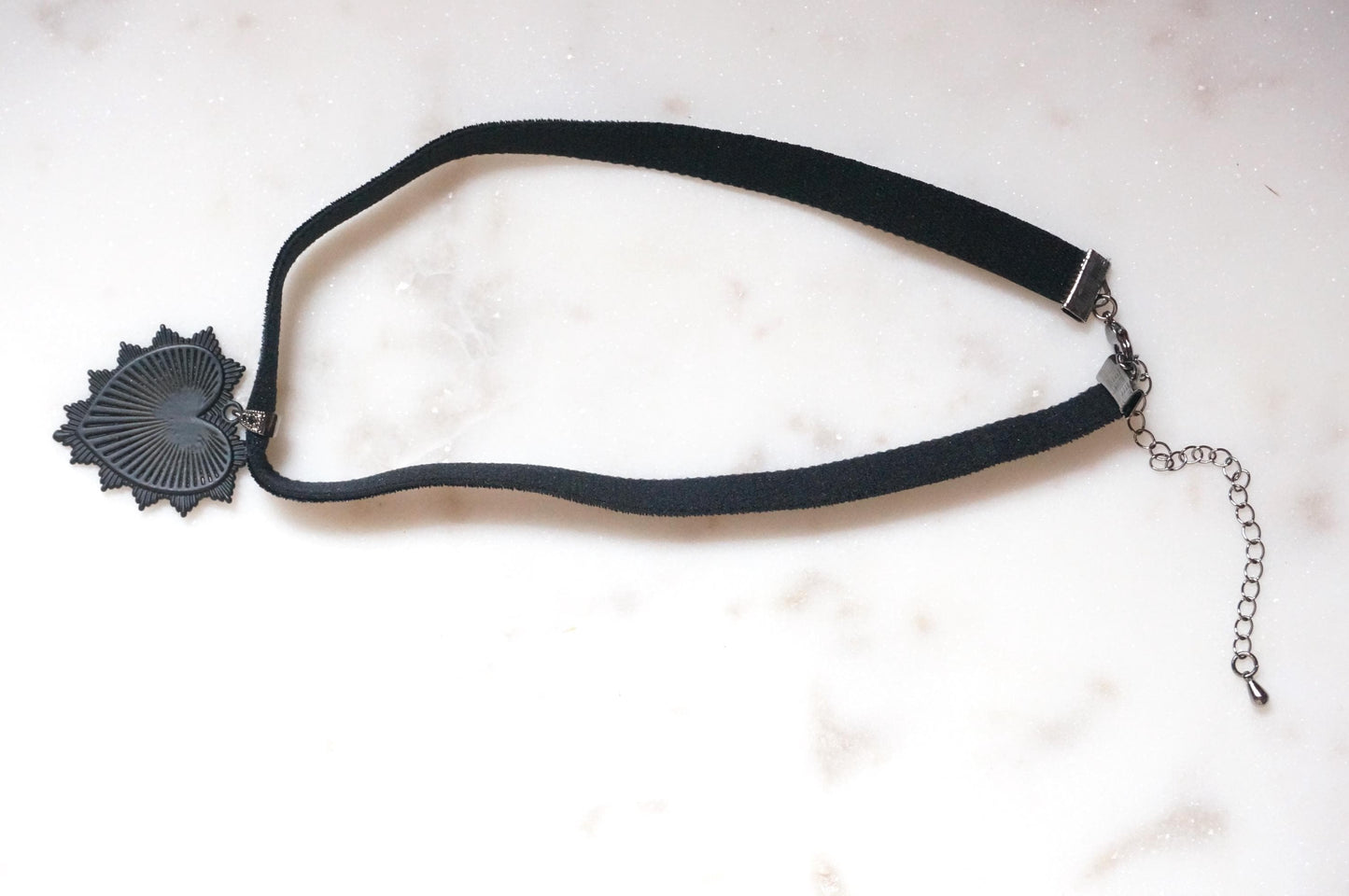 Black Heart Stretch Velvet Choker