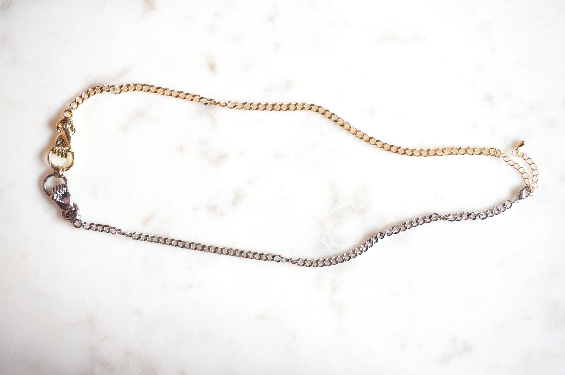 HAND IN HAND Gold/Mixed metal Plated Chunky Chain Necklace