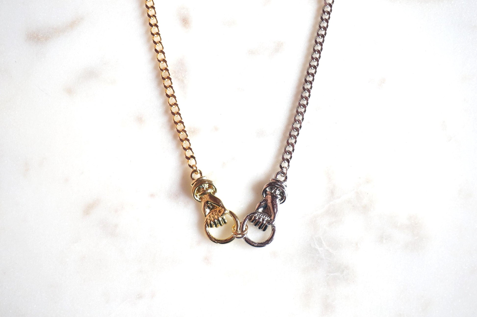 HAND IN HAND Gold/Mixed metal Plated Chunky Chain Necklace