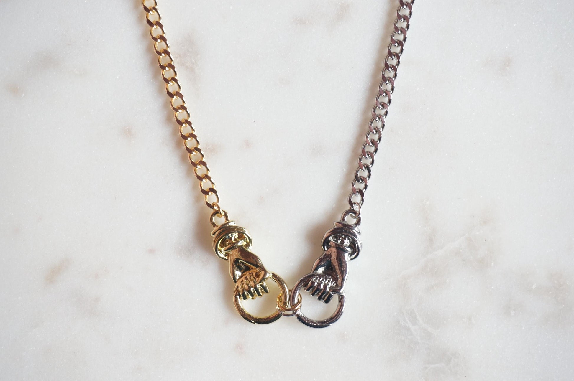 HAND IN HAND Gold/Mixed metal Plated Chunky Chain Necklace