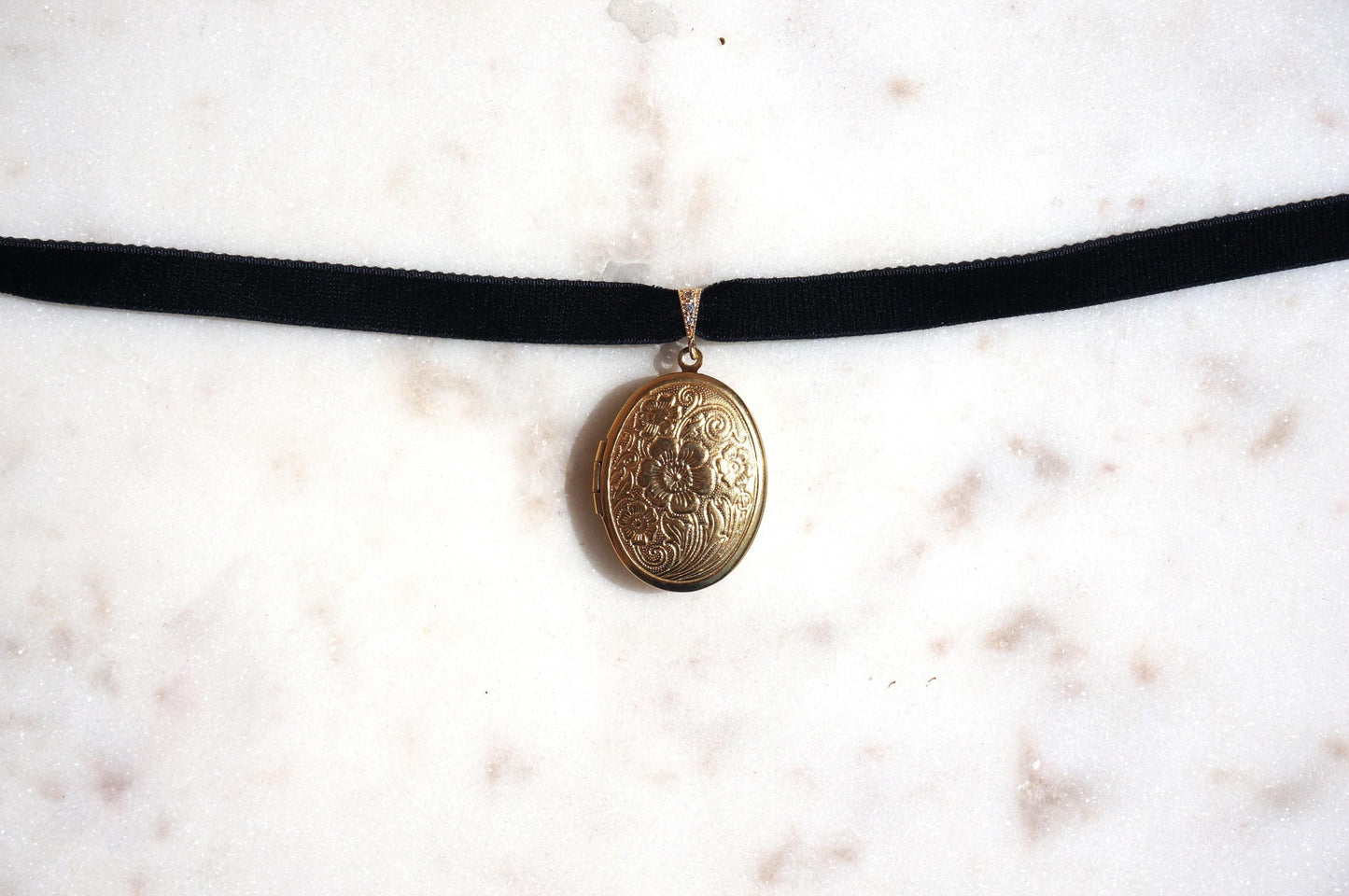 Botanical Oval Locket Stretch Choker