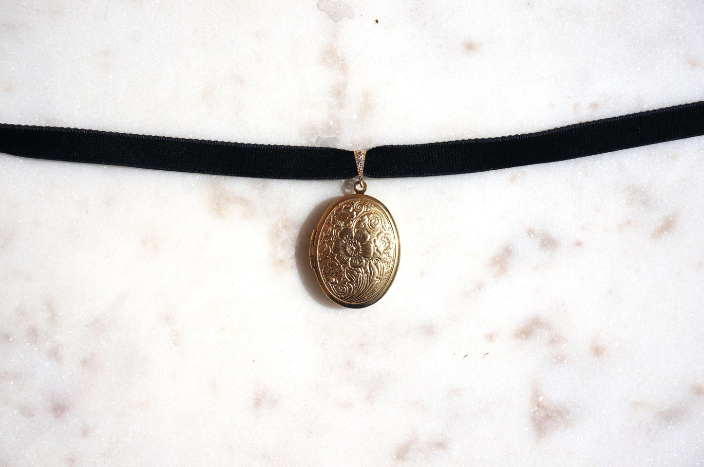 Botanical Oval Locket Stretch Choker