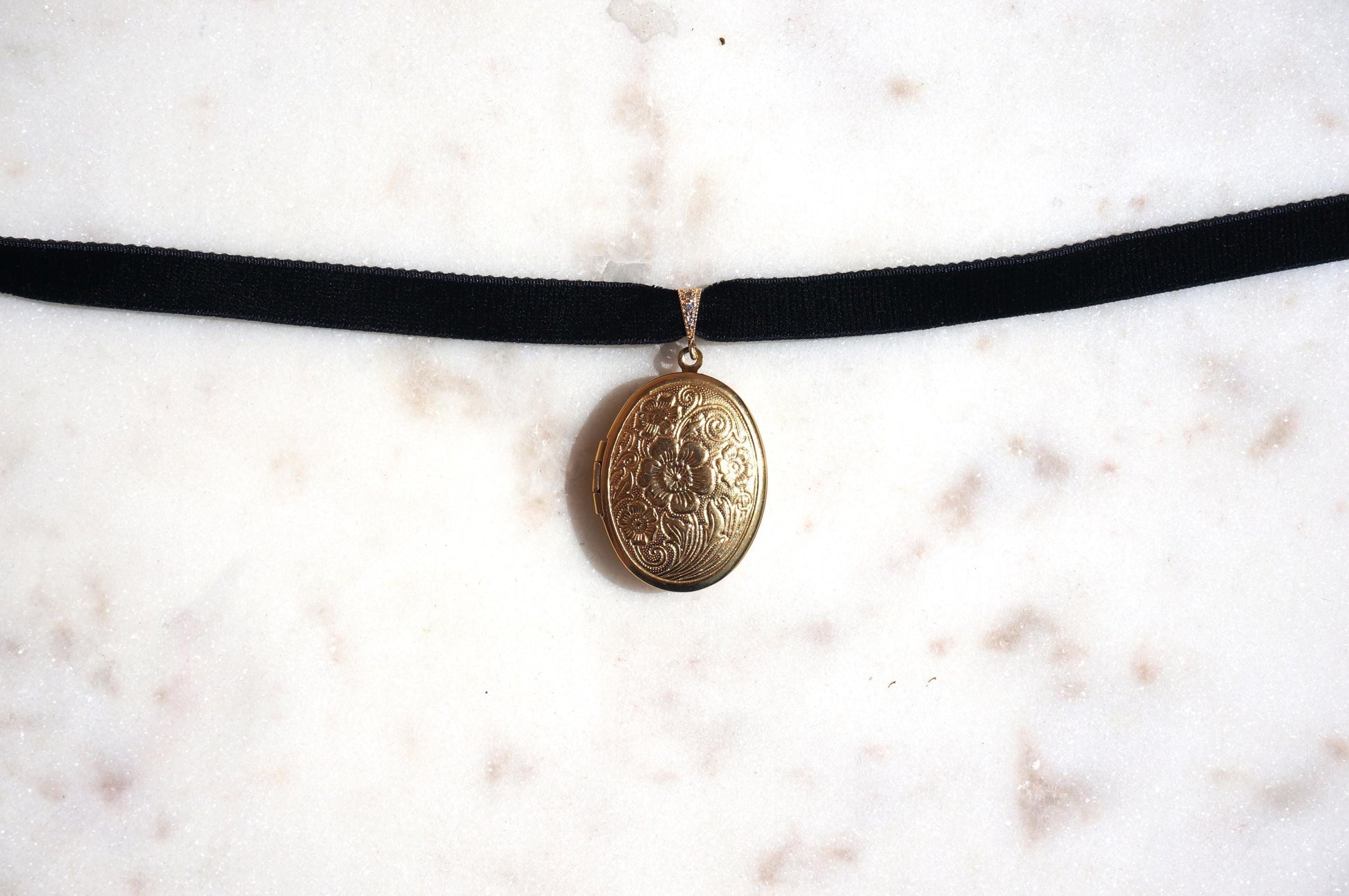 Botanical Oval Locket Stretch Choker