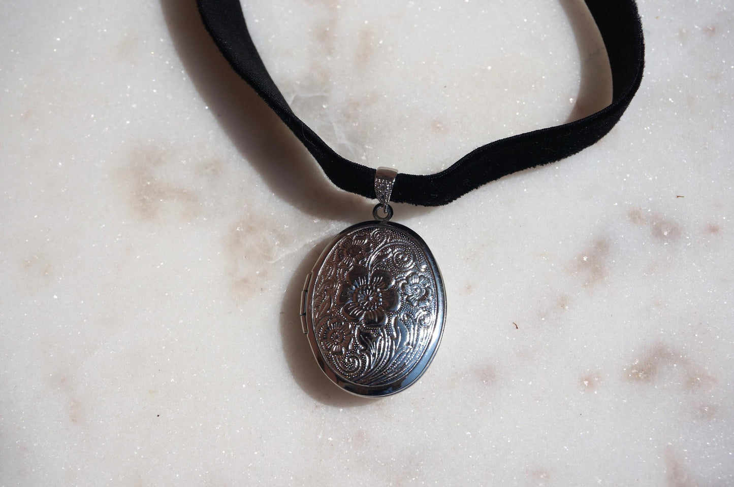 Botanical Oval Locket Stretch Choker