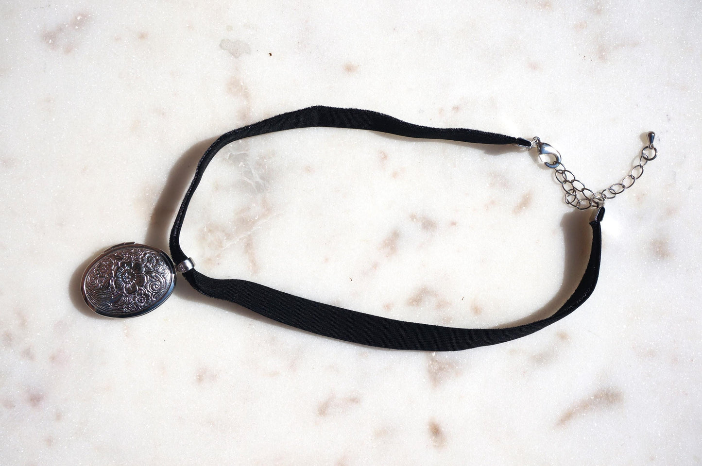 Botanical Oval Locket Stretch Choker