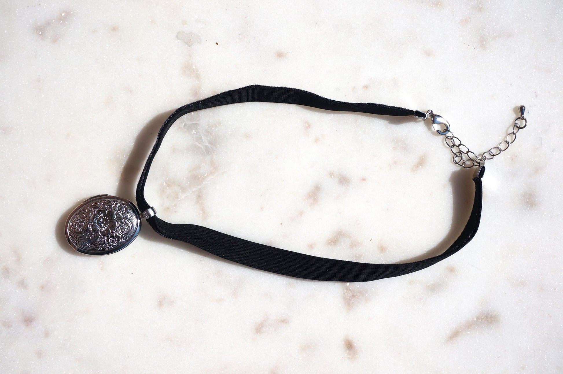 Botanical Oval Locket Stretch Choker