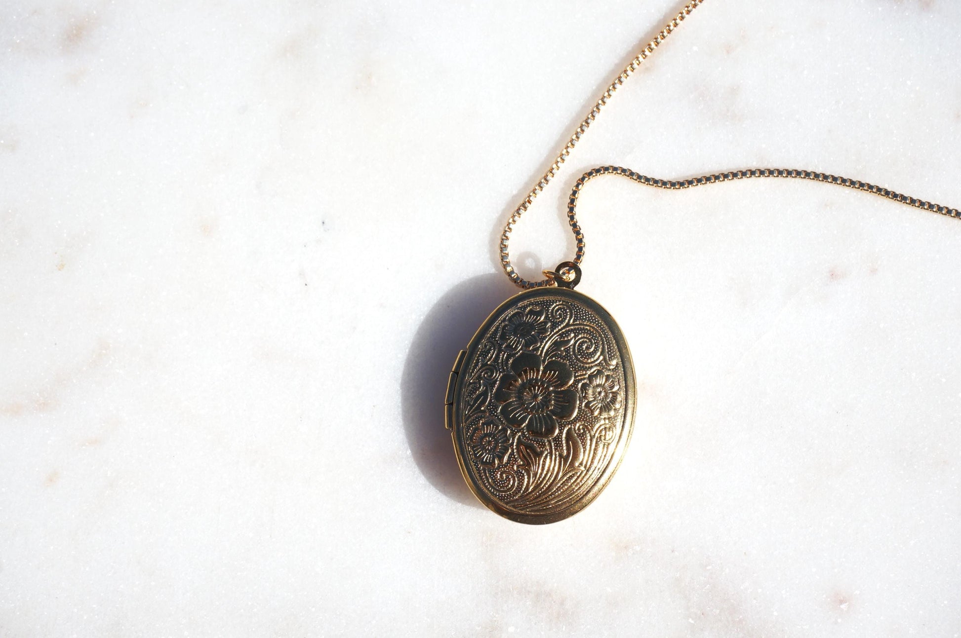 Gold/Silver Botanical Oval Locket Necklace