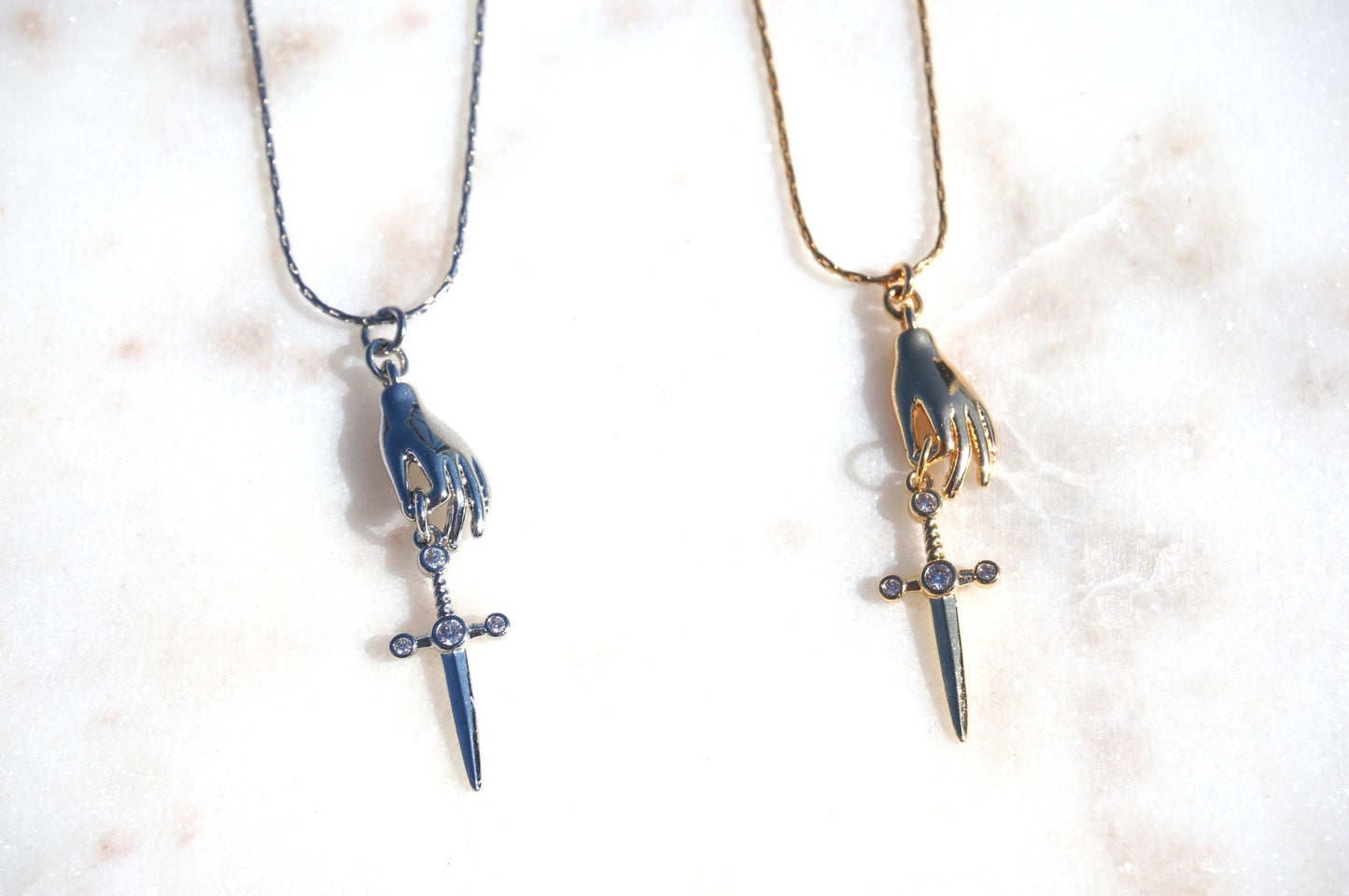 Tiny sword necklace gold/silver / dainty dagger necklace