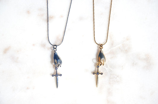 Tiny sword necklace gold/silver / dainty dagger necklace