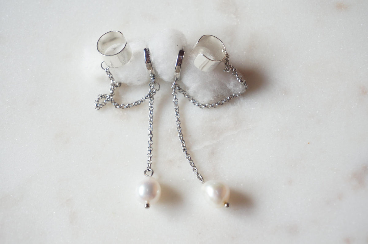 VIVIENNE Gold/Silver pearl Chain Earrings