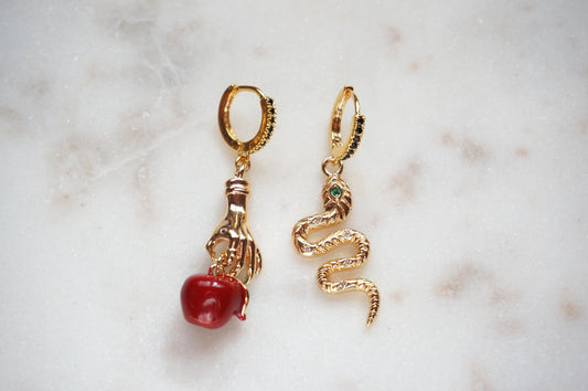 EVE Snake and Apple Mismatched Hoop Earrings